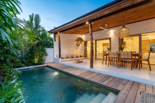 Villa Diana 4 - Brand New Luxury 2BR Villa with Pool near Nyanyi Beach