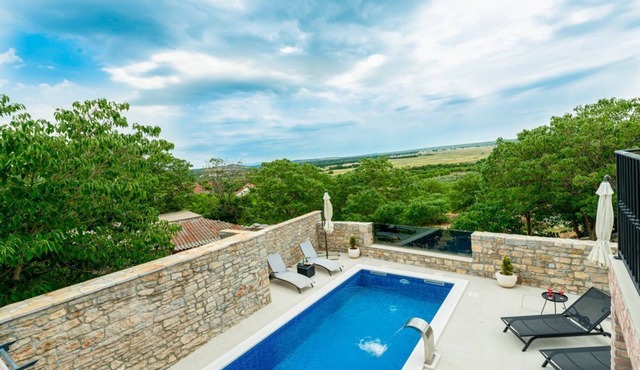 Villa Didot - Five Bedroom Villa, Sleeps 10