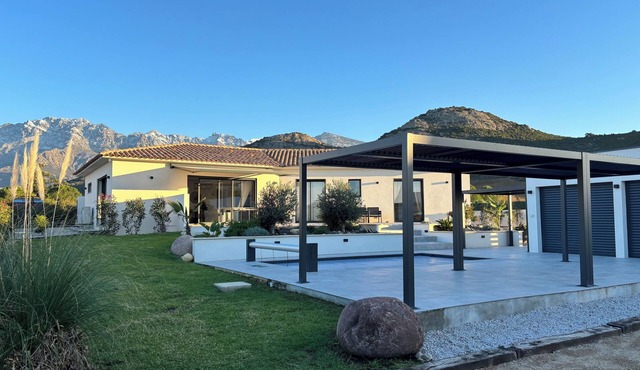 Villa DIMA: Corsica - swimming pool - Clim - barbecue - pétanque