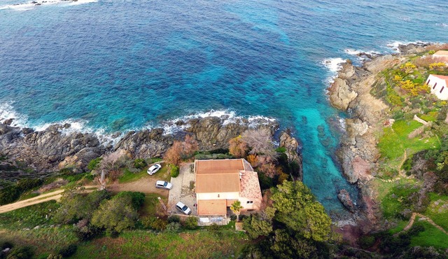 Villa directly on the beach