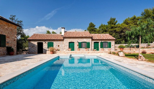 Villa Divina Palace with Swimming pool