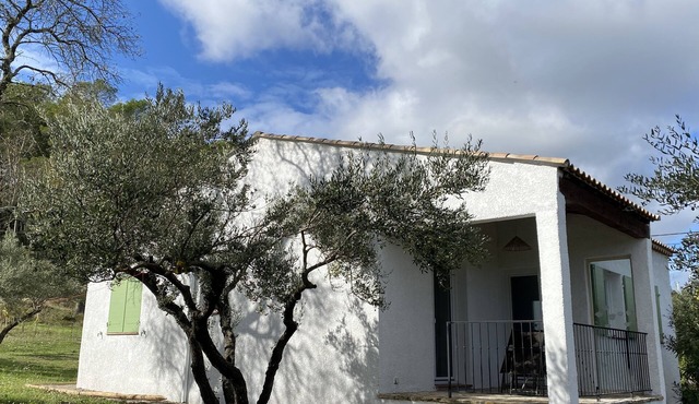 Villa Domaine Estello au Calme à la Campagne Dans un Domaine Viticole