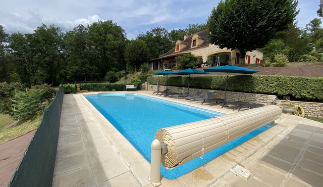 Villa Dor-Lot 10/12 persons with large private heated pool and garden