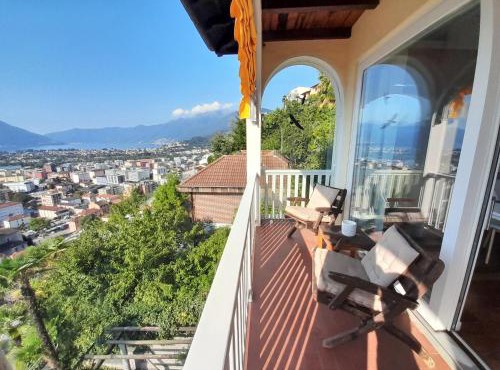Villa Dora Attika by Fewotessin