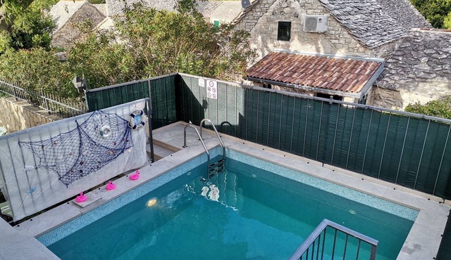 Villa Dore- Holiday House With Swimming Pool (ST)