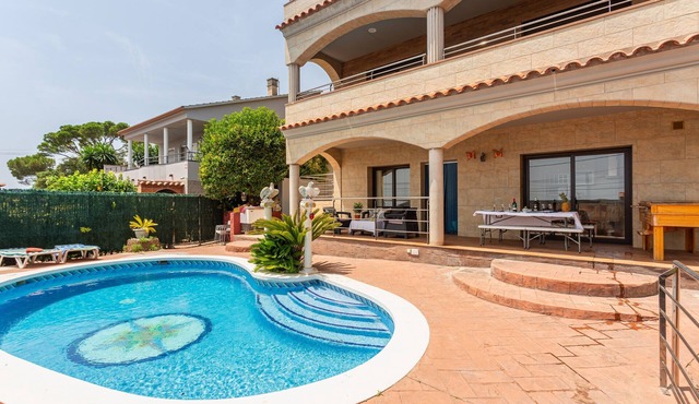 Villa 'Dorita Costa Brava' with Sea Views, Wi-Fi and Air Conditioning