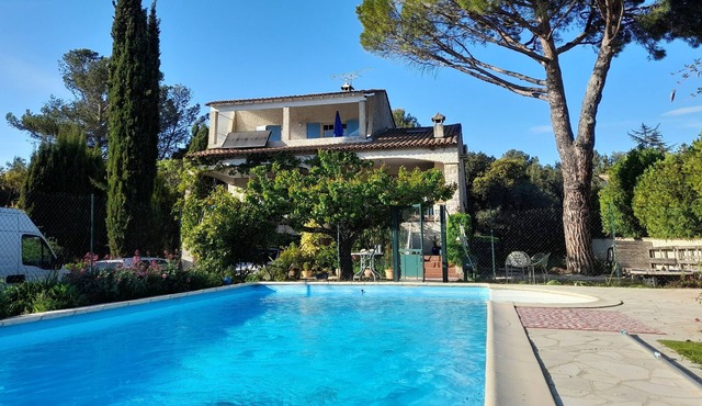 VILLA-DOU in Nîmes So much more than just a vacation for 2 or 3...