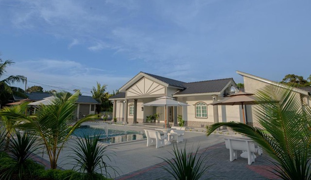 Villa Dracaena Melaka - Private Pool, Hill View, 20 minutes to Town