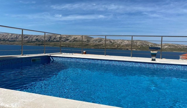 Villa Dražica with a heated pool - quiet location