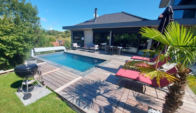Villa du Parmelan between lake and mountains with private heated pool