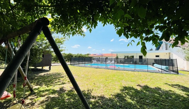 Villa du Vieux Bourg 4 - 15 Pers en Centre Ville et Piscine Chauffée