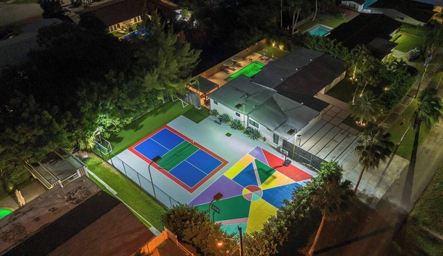 Villa Dubai | 6 BR |Tennis | BKB | Soccer | Pool