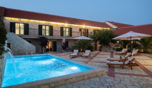Villa Dvori Jokic with pool