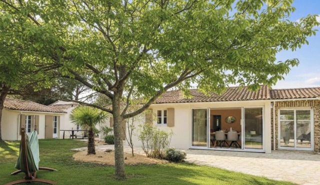 Villa Eden – Near Golf – Boat Option