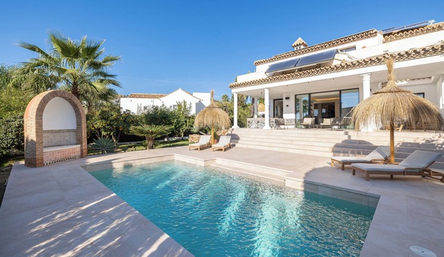 Villa El Paraiso Marbella- 4 Bedrooms (5-Beds)