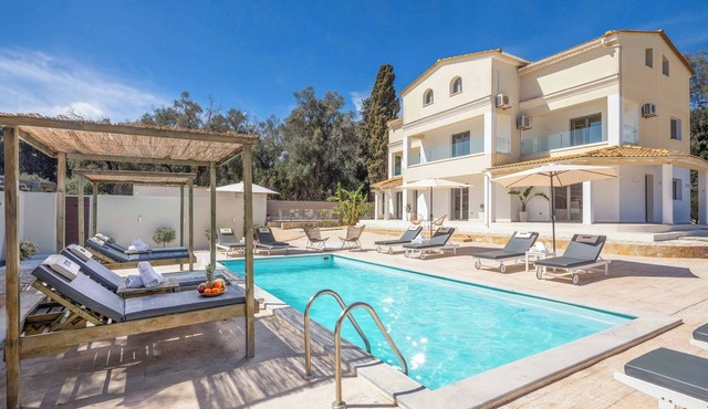 Villa Elegio - Five Bedroom Villa, Sleeps 10