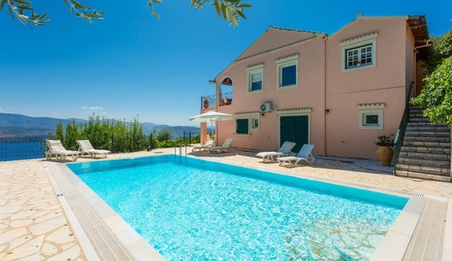 Villa Eleni - Three Bedroom Villa, Sleeps 8