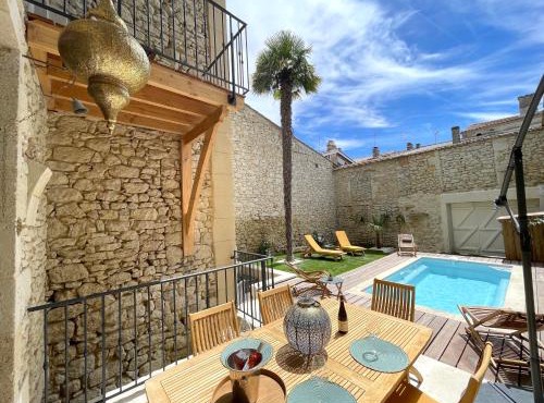 Villa Eleonore - Chic Central Retreat Heated Pool