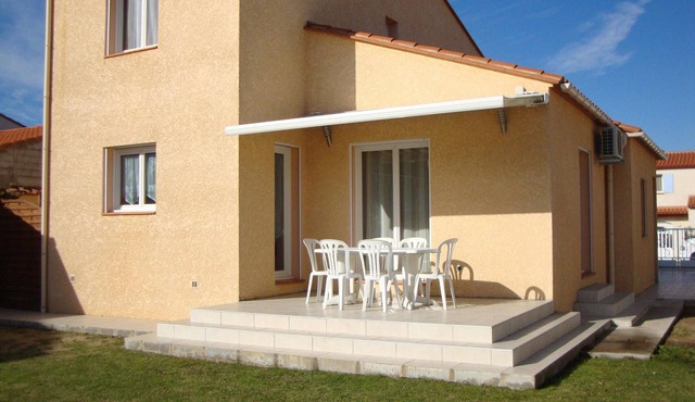 VILLA ELNE NEAR THE SEA CYPRIEN AND ARGELES/SEA