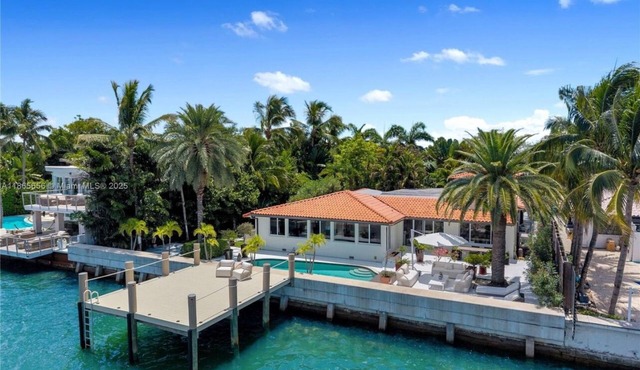Villa Élysée Waterfront + City Skyline with Pool
