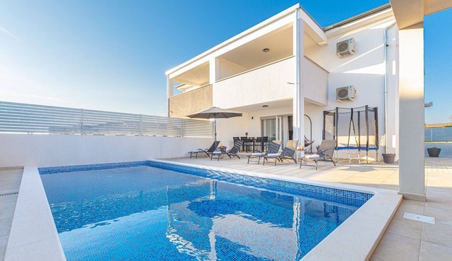 Villa Ema&Ana by Istrabook