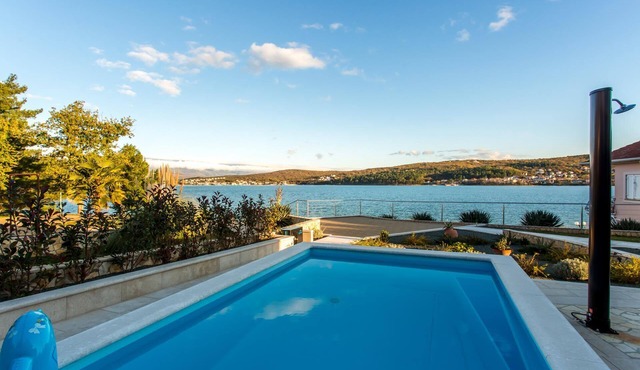 Villa Ema with Seaview, swimming pool, garage, BBQ & playroom