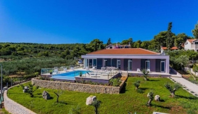 Villa Ema with Swimming Pool by the Sea