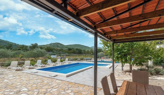 Villa Emanuel in Ljubitovica - Haus für 4-6 Personen