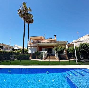 Villa en la Playa I 5BR I 5 WC I Piscina Privada