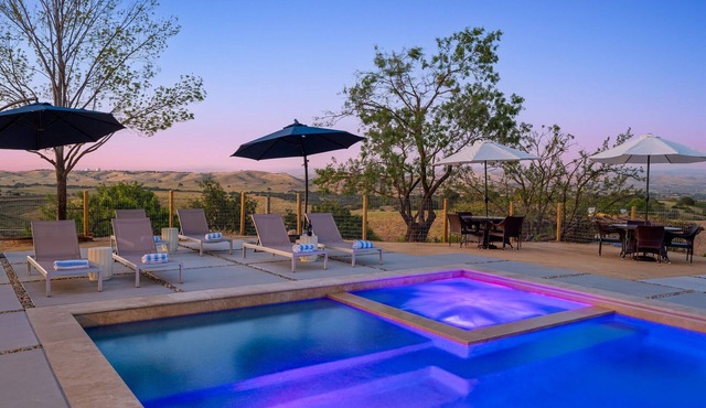 Villa Encanto- HEATED Pool & Spa, VIEWS, Outdoor Oasis