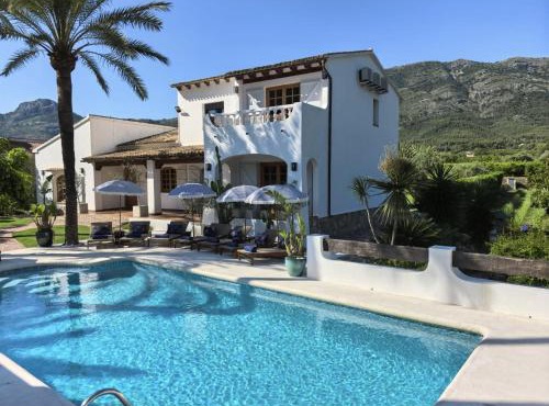 Villa Enri · 4BR Villa & Optional 2BR Guest