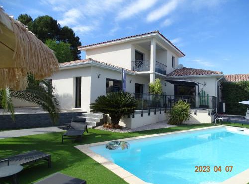 VILLA ENTRE MER ET MONTAGNE