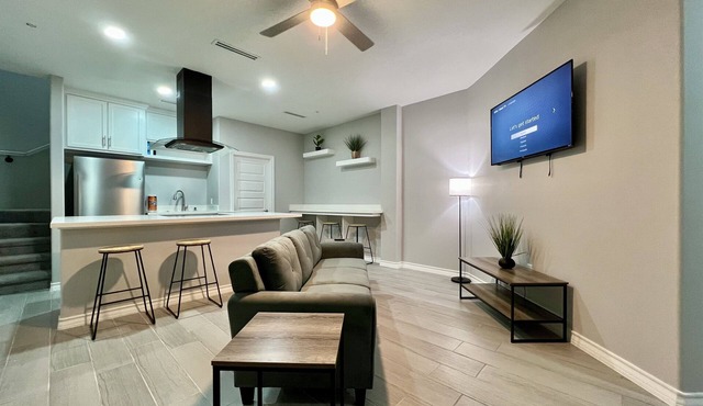 Villa Escondida #2 -2BD- Straight Shot to SpaceX!
