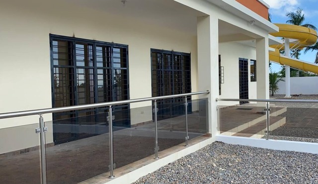 🏝️ Villa Espaciosa con Piscina, Tobogán y BBQ Cerca de las Playas de RD