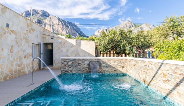Villa 'Esperanza' with Private Pool, Wi-Fi and Air Conditioning