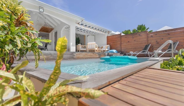 Villa Essentielle, cozy vacation home 3 bedrooms and pool!