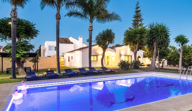 Villa Estepona, 4 bedrooms, 8 persons