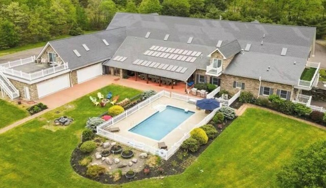 Villa Euphoria: Exotic Retreat