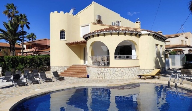 Villa Eva with private pool, AC & beach 1 km