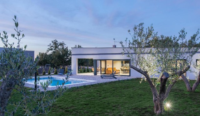 Villa F