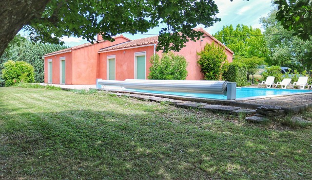 Villa facing the Grand Luberon