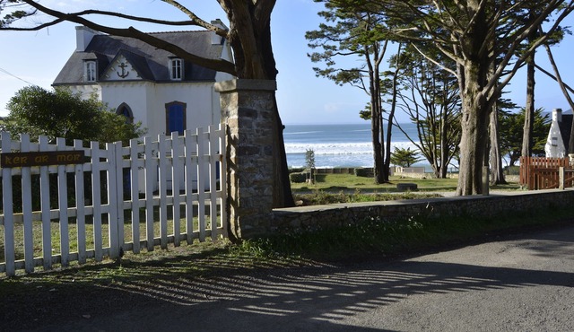 Villa facing the sea, Postolonnec beach Morgat Bay, Charming