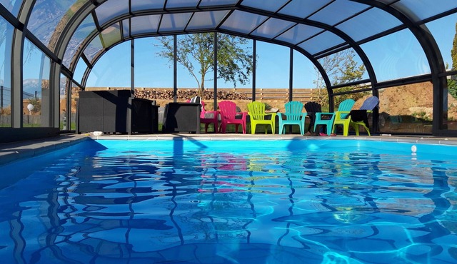 Villa* facing the sea with heated and covered swimming pool