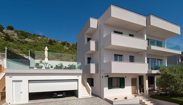Villa Famiglia with Swimming pool