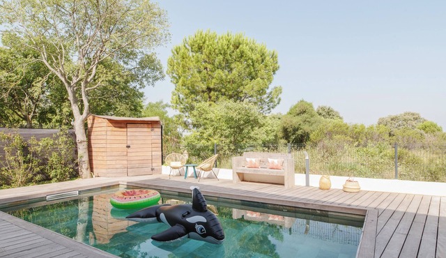 Villa Familiale: Ciné & Piscine en Cœur de Garrigue