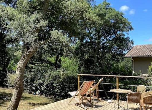 Villa familiale, 10 couchages, à 5 km de la plage.