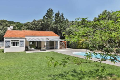 Villa Familiale Proche Plage & Forêt avec Piscine Privée à Jard sur Mer