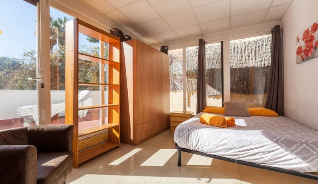 Villa 'Familiar Verdaguer' with Mountain View, Wi-Fi and Air Conditioning