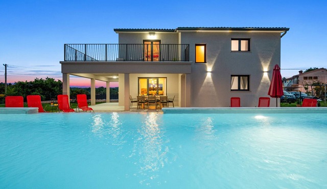 Villa Family Love mit Pool With Waterfall by 22Estates