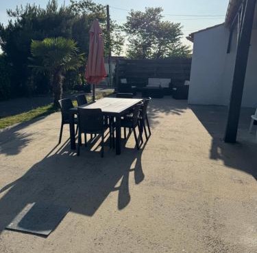 Villa Family Surf sur un terrain arborée et clos, calme et repos